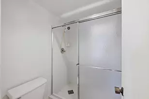 630 Tennis Club Dr, Wilton Manors, FL 33311 - Photo 14