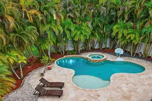 9732 Phipps Ln, Wellington, FL 33414 - Photo 2