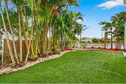 9732 Phipps Lane, Wellington, FL 33414 - Photo 10