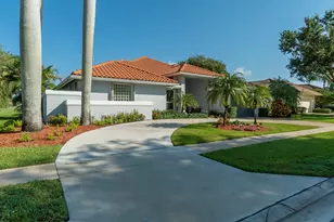 1907 S Club Dr, Wellington, FL 33414 - Photo 38