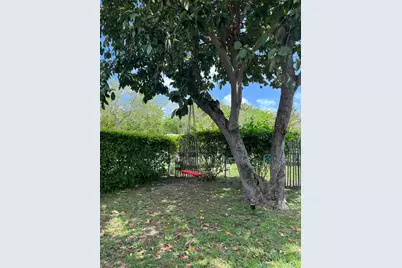 12055 NE 9th Avenue, Biscayne Park, FL 33161 - Photo 24