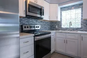 902 NE 34th St, Oakland Park, FL 33334 - Photo 26