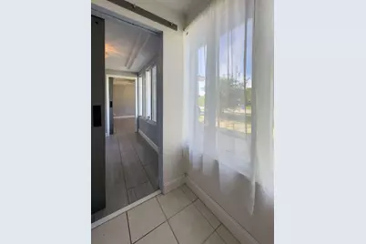 902 NE 34th Street, Oakland Park, FL 33334 - Photo 16