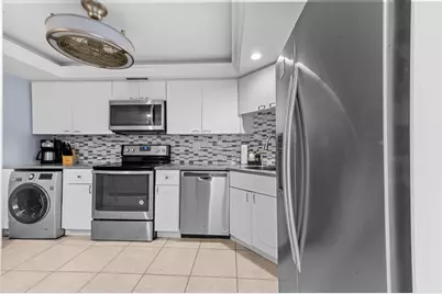 2400 Presidential Way #2004, West Palm Beach, FL 33401 - Photo 18