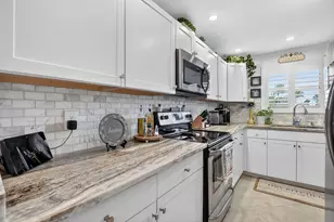 2570 Banyan Rd, Boca Raton, FL 33432 - Photo 10