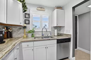 2570 Banyan Rd, Boca Raton, FL 33432 - Photo 8