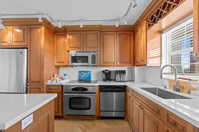 140 NE 28th #604, Pompano Beach, FL 33062 - Photo 8