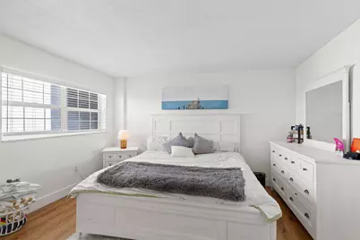 140 NE 28th #604, Pompano Beach, FL 33062 - Photo 10