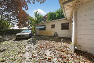 1913 Wyoming Ave, Fort Pierce, FL 34982 - Photo 6