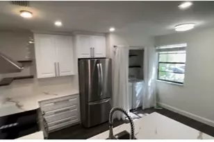12066 NW 11th St, Pembroke Pines, FL 33026 - Photo 2