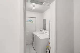 621 N 71st Ave, Hollywood, FL 33024 - Photo 16