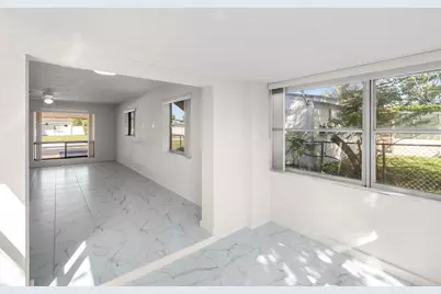 621 N 71st Avenue, Hollywood, FL 33024 - Photo 12