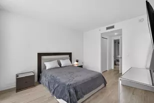 55 SW 9th St, Miami, FL 33130 - Photo 10