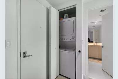 55 SW 9th Street #3704, Miami, FL 33130 - Photo 18