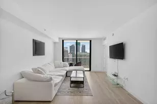 55 SW 9th St, Miami, FL 33130 - Photo 2