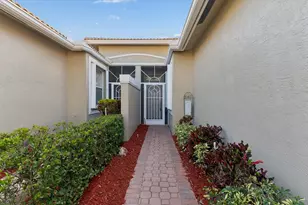 10760 Royal Caribbean Cir, Boynton Beach, FL 33437 - Photo 4