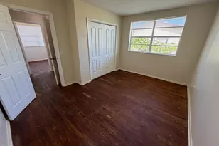 2250 NW 27th St, Oakland Park, FL 33311 - Photo 16