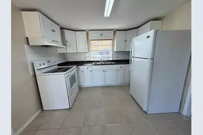 2250 NW 27th Street, Oakland Park, FL 33311 - Photo 6