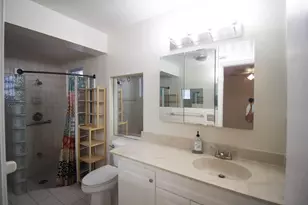 909 NE 12th Ave, Pompano Beach, FL 33060 - Photo 6