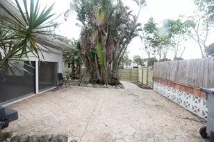 909 NE 12th Ave, Pompano Beach, FL 33060 - Photo 1