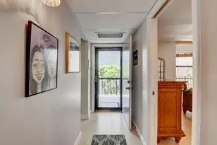 19 Royal Palm Way, Boca Raton, FL 33432 - Photo 2