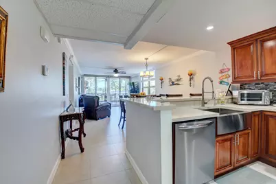 19 Royal Palm Way #205, Boca Raton, FL 33432 - Photo 4