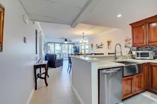 19 Royal Palm Way, Boca Raton, FL 33432 - Photo 4