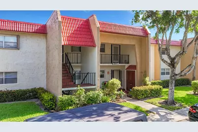 133 Lake Evelyn Drive, West Palm Beach, FL 33411 - Photo 2