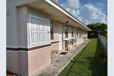 1011 NW 8th Street #3, Hallandale Beach, FL 33009 - Photo 2