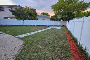 12028 NW 13th St, Pembroke Pines, FL 33026 - Photo 24