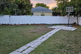 12028 NW 13th St, Pembroke Pines, FL 33026 - Photo 26