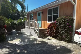 323 NE 7th Ave, Delray Beach, FL 33483 - Photo 1