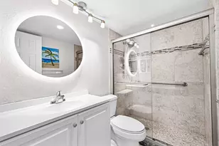 400 SE 10th St, Deerfield Beach, FL 33441 - Photo 4