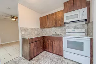 1010 9th St, West Palm Beach, FL 33401 - Photo 2