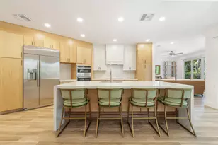 3317 Embassy Dr, West Palm Beach, FL 33401 - Photo 8