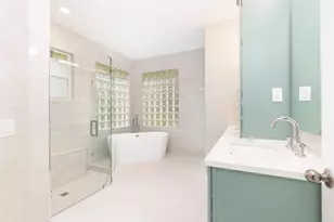 3317 Embassy Dr, West Palm Beach, FL 33401 - Photo 18