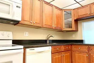 2312 S Cypress Bend Dr, Pompano Beach, FL 33069 - Photo 4