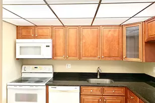 2312 S Cypress Bend Dr, Pompano Beach, FL 33069 - Photo 6