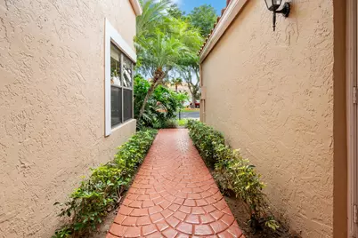 22675 Meridiana Drive, Boca Raton, FL 33433 - Photo 4