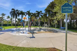 9 Atrium Cir, Atlantis, FL 33462 - Photo 38