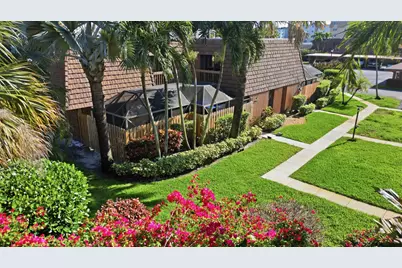 9 Atrium Circle #C, Atlantis, FL 33462 - Photo 2