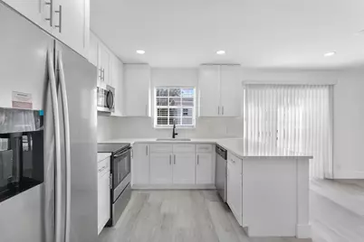 210 NE 6th Street, Deerfield Beach, FL 33441 - Photo 4