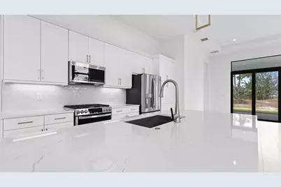 375 SE Via Sangro, Port Saint Lucie, FL 34952 - Photo 8