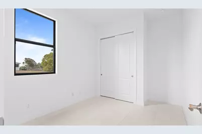 375 SE Via Sangro, Port Saint Lucie, FL 34952 - Photo 18