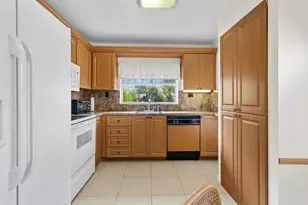 9861 Sunrise Lakes Blvd, Sunrise, FL 33322 - Photo 14