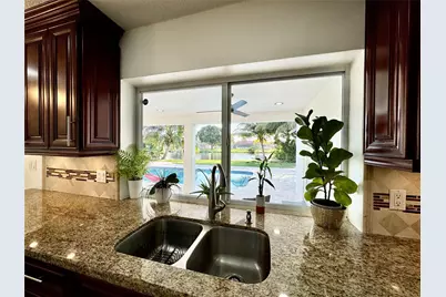 481 W Tropical Way, Plantation, FL 33317 - Photo 10