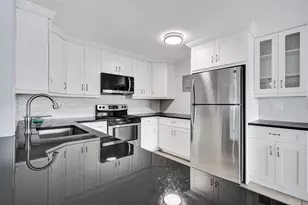 3220 Bayview Dr, Fort Lauderdale, FL 33306 - Photo 4