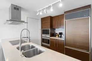 495 Brickell Ave, Miami, FL 33131 - Photo 10