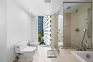 495 Brickell Ave, Miami, FL 33131 - Photo 16