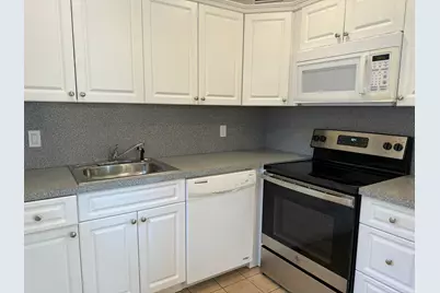 569 Monaco #L, Delray Beach, FL 33446 - Photo 6